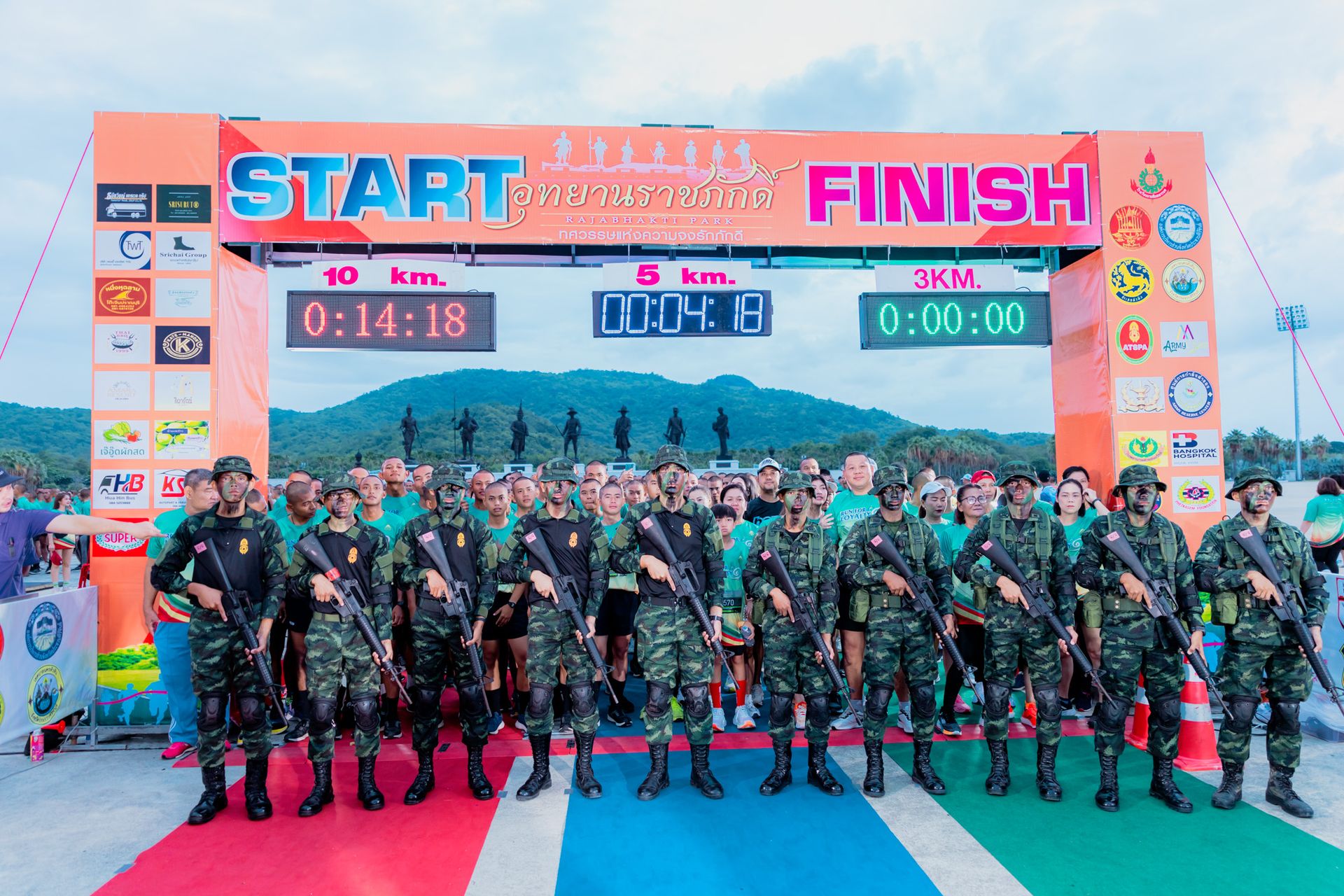 รถยนต์อีซูซุ งานวิ่งครบรอบ 10 ปี อุทยานราชภักดิ์