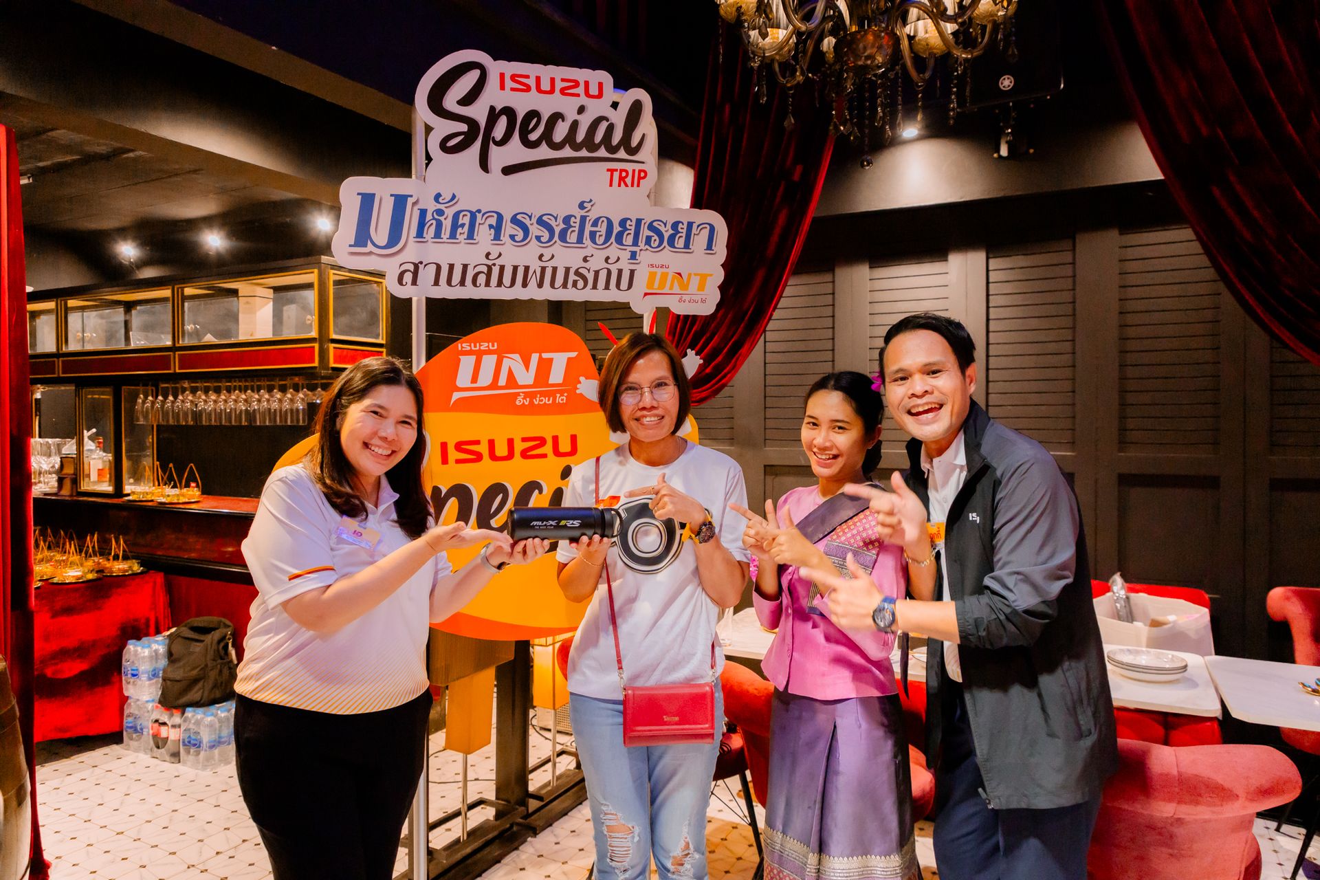 บรรยากาศมื้ออาหาร Fine Dining ทริปอยุธยามหัศจรรย์ อีซูซุอึ้งง่วนไต๋