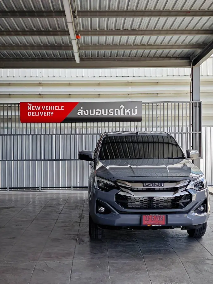 พื้นที่ส่งมอบรถใหม่ อีซูซุอึ้งง่วนไต๋ สาขาสามพราน